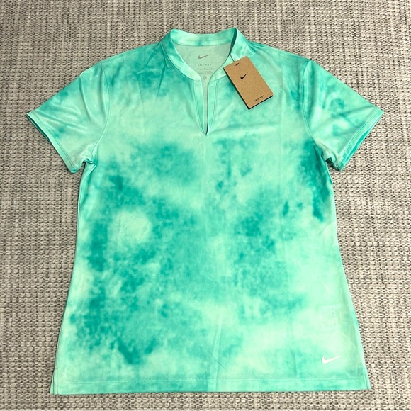 NWT Nike Dri-Fit Women’s Golf Top - Medium - Picture 1 of 6